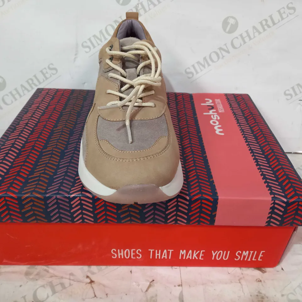 BOXED PAIR OF MOSHULU TARAZONA TRAINERS IN PEBBLE COLOUR UK SIZE 6