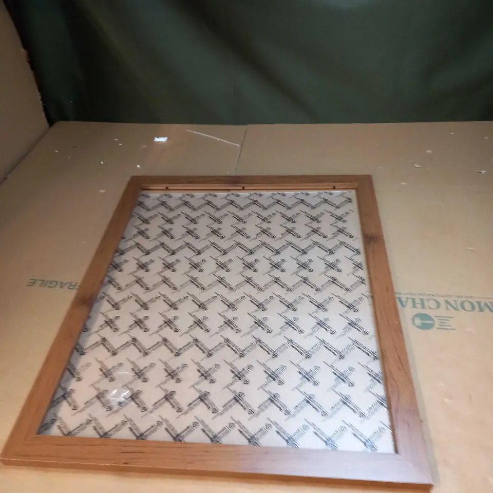 MAHOGANY PICTURE FRAME