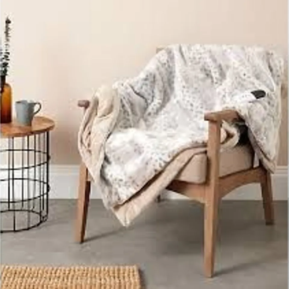 COZE HOME PRINT FAUX AND VELVET THORW