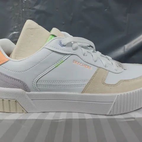 BOXED SKECHERS COURT CLASSIC TRAINERS IN WHITE - UK 7