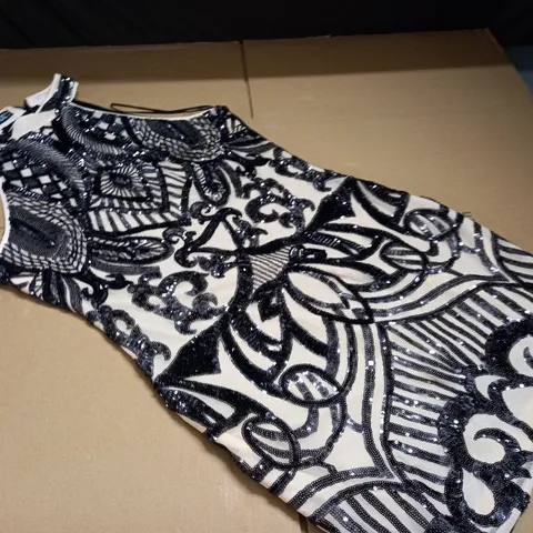 QUIZ EMBELLISHED SLEEVELESS DRESS - GB 12
