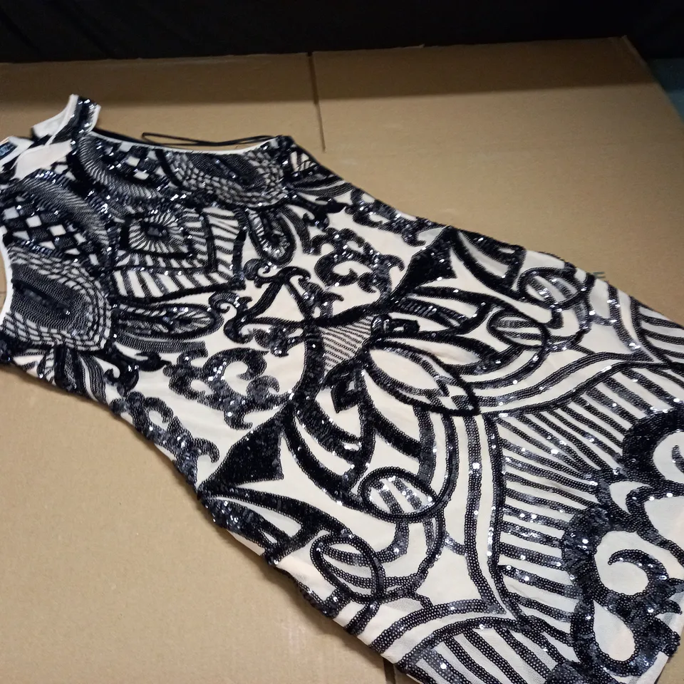 QUIZ EMBELLISHED SLEEVELESS DRESS - GB 12