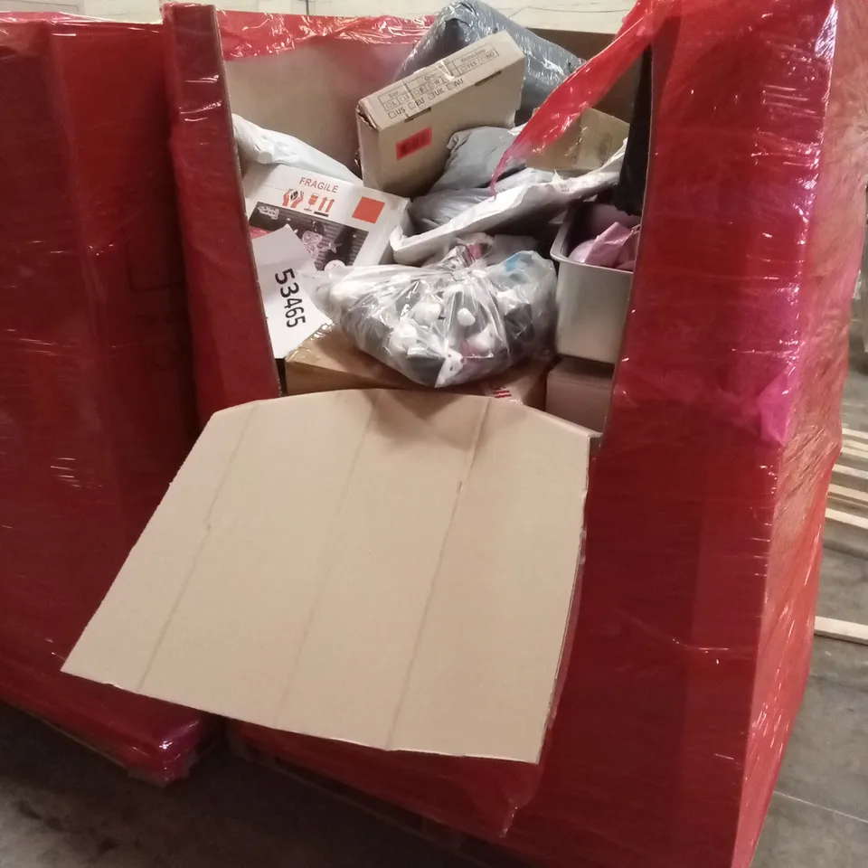PALLET OF ASSORTED HOUSEHOLD GOODS AND PRODUCTS TO INCLUDE; CHRISTMAS DECORATIONS, BOXED FURNITURE ETC