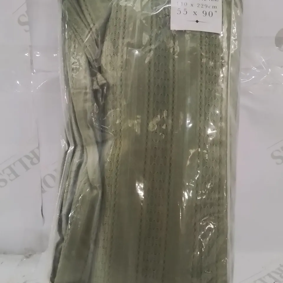 BAGGED PINEAPPLE ELEPHANT SLOT TOP SINGLE CURTAIN VOILE