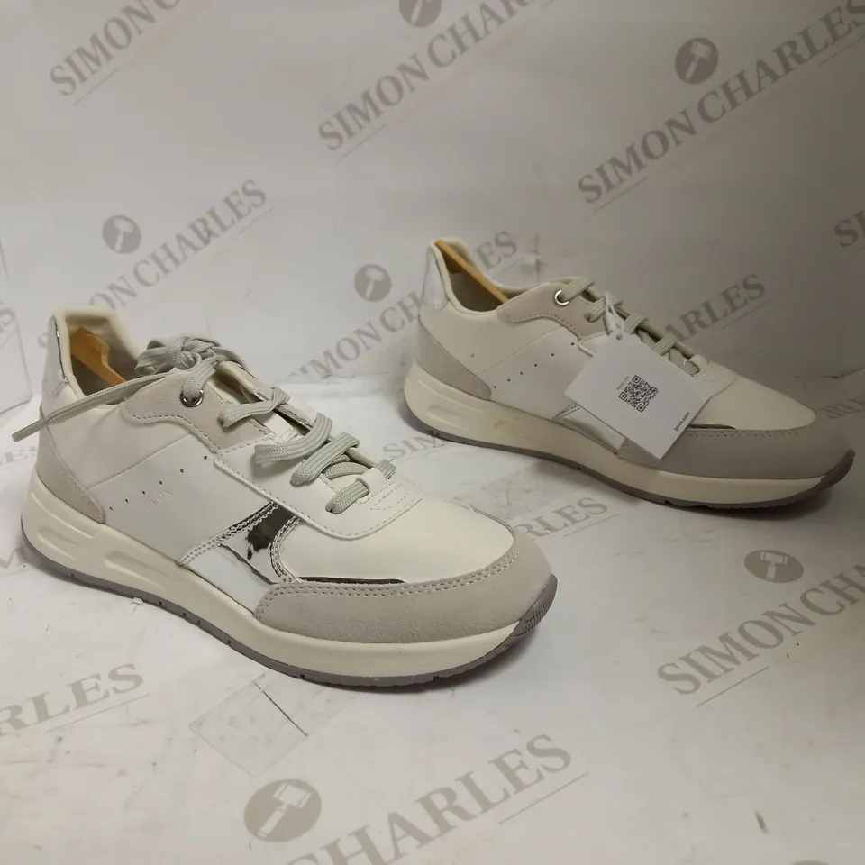 GEOX D BULMYA A - SUEDE+TEXTILE OFF WWITE UK 8 