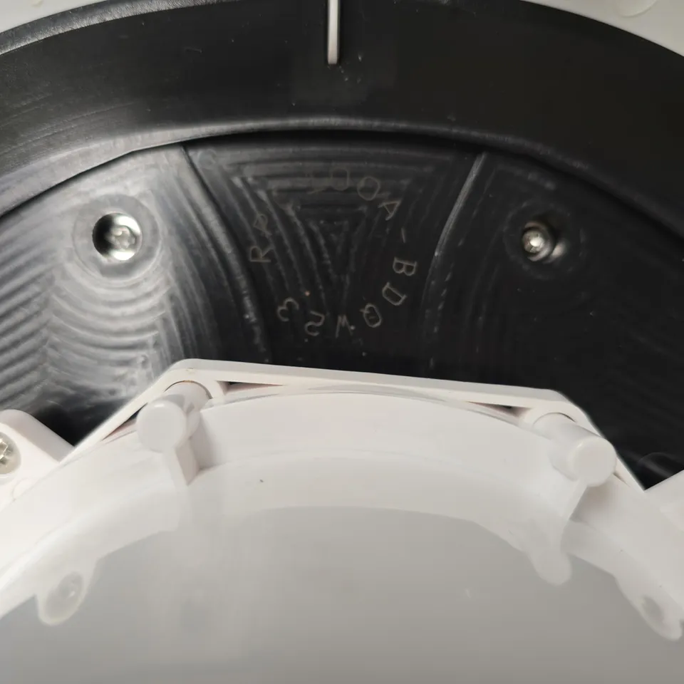 ROBOT VACUUM CLEANER – WHITE, UNKNOWN MAKE