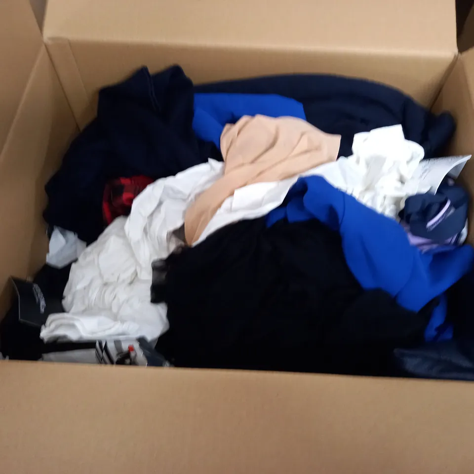 LARGE QUANTITY OF ASSORTED CLOTHING ITEMS TO INCLUDE PRETTYLITTLETHING, M&S AND TOPSHOP