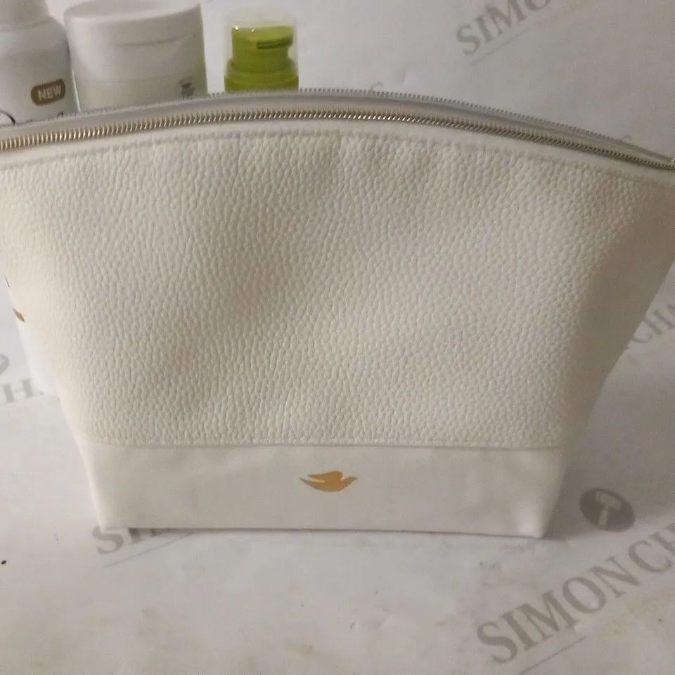 BOX OF 4 BRAND NEW DOVE NOURISHING SECRETS RELAXING RITUAL WASHBAG GIFT SET 