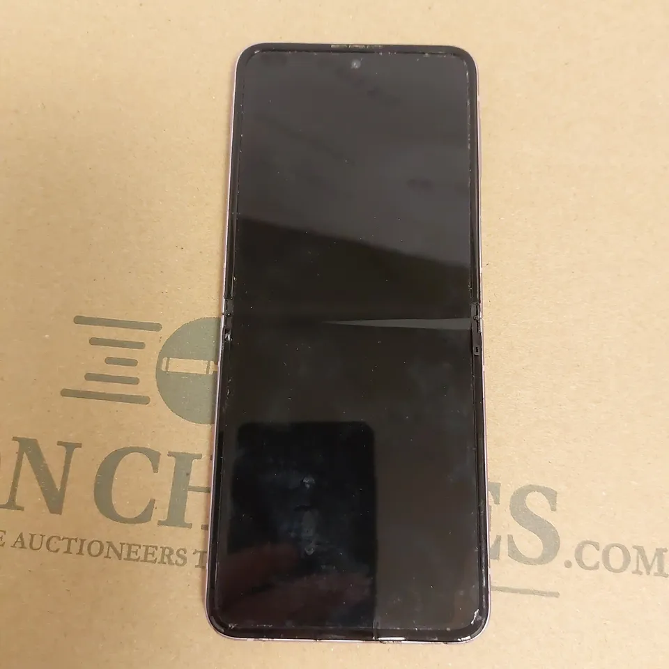 SAMSUNG GALAXY Z FLIP3