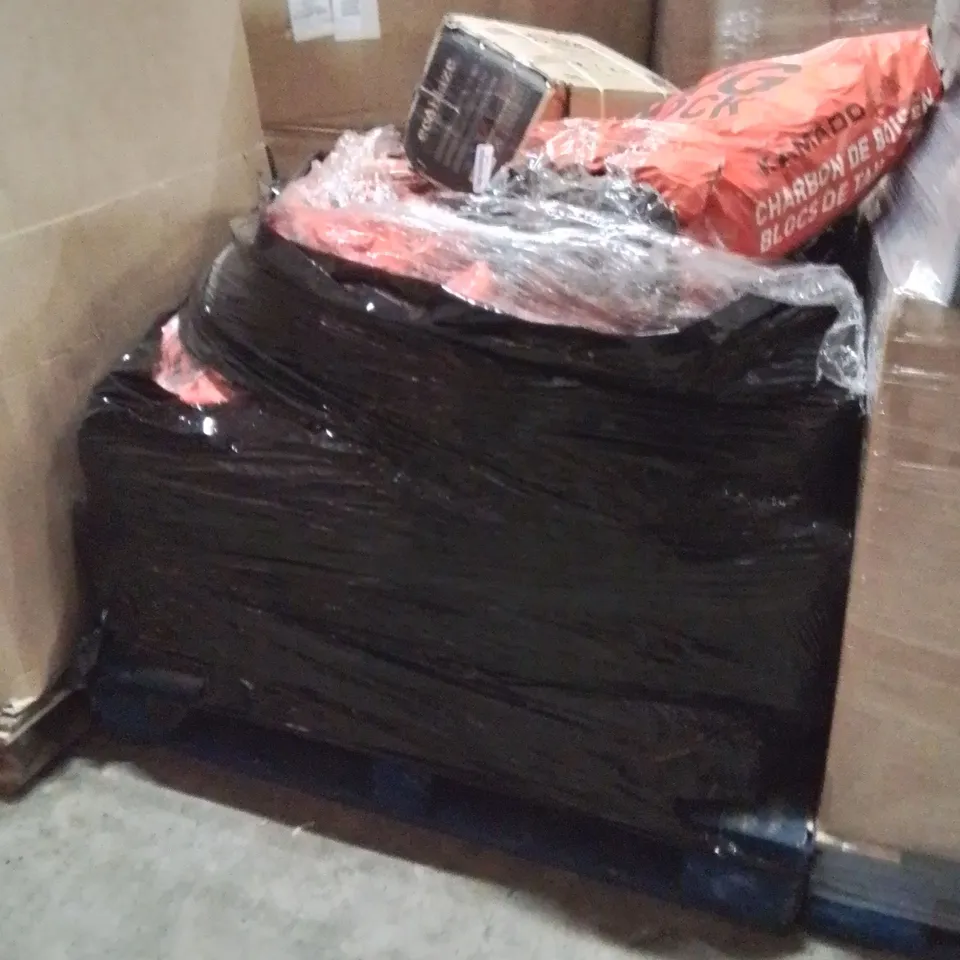 PALLET CONTAINING A VERY LARGE QUANTITY OF KAMADOJOE XL CHARCOAL
