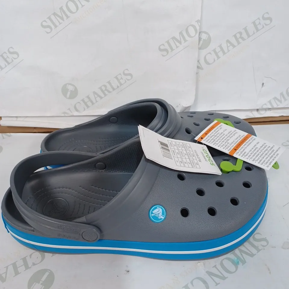 PAIR OF CROCBAND CROCS - BLUE & GREY / SIZE: M9 W10 UK