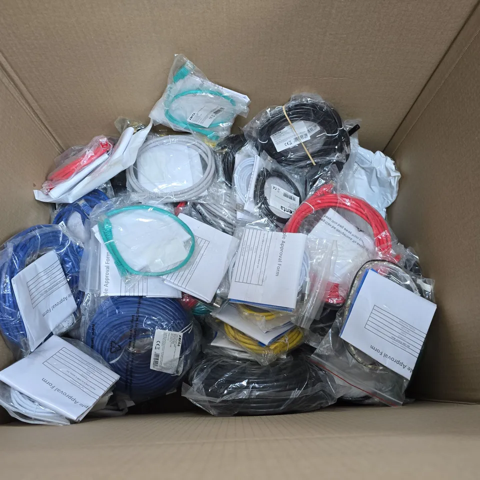 BOX OF APPROXIMATELY 25 ASSORTED COMPUTER CABLES