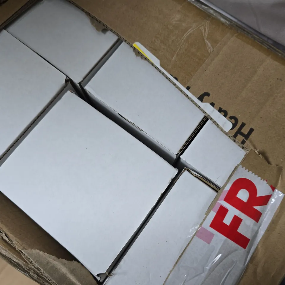 APPROXIMATELY 30 110Z SUBLIMATION MUGS IN WHITE
