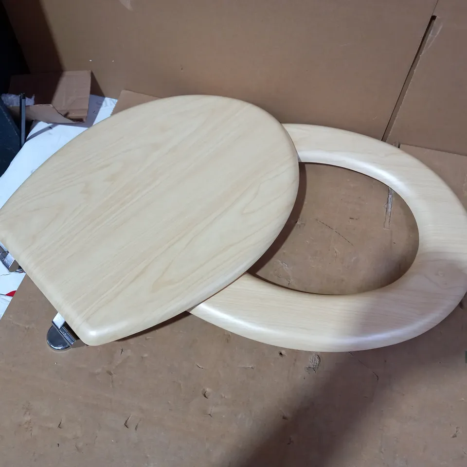BOXED PRIMA OAK EFFECT TOILET SEAT