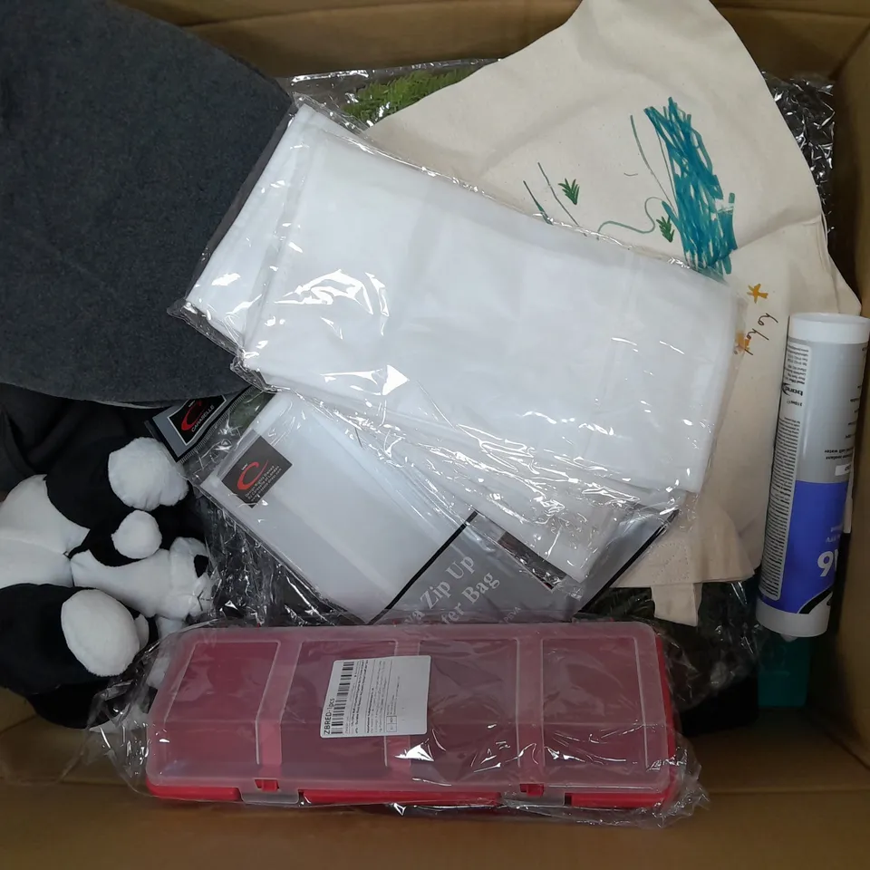 APPROXIMATELY 20 ASSORTED HOUSEHOLD ITEMS TO INCLUDE PANDA DOORSTOP, SEALANT, ZIP UP SWEATER BAG, ETC