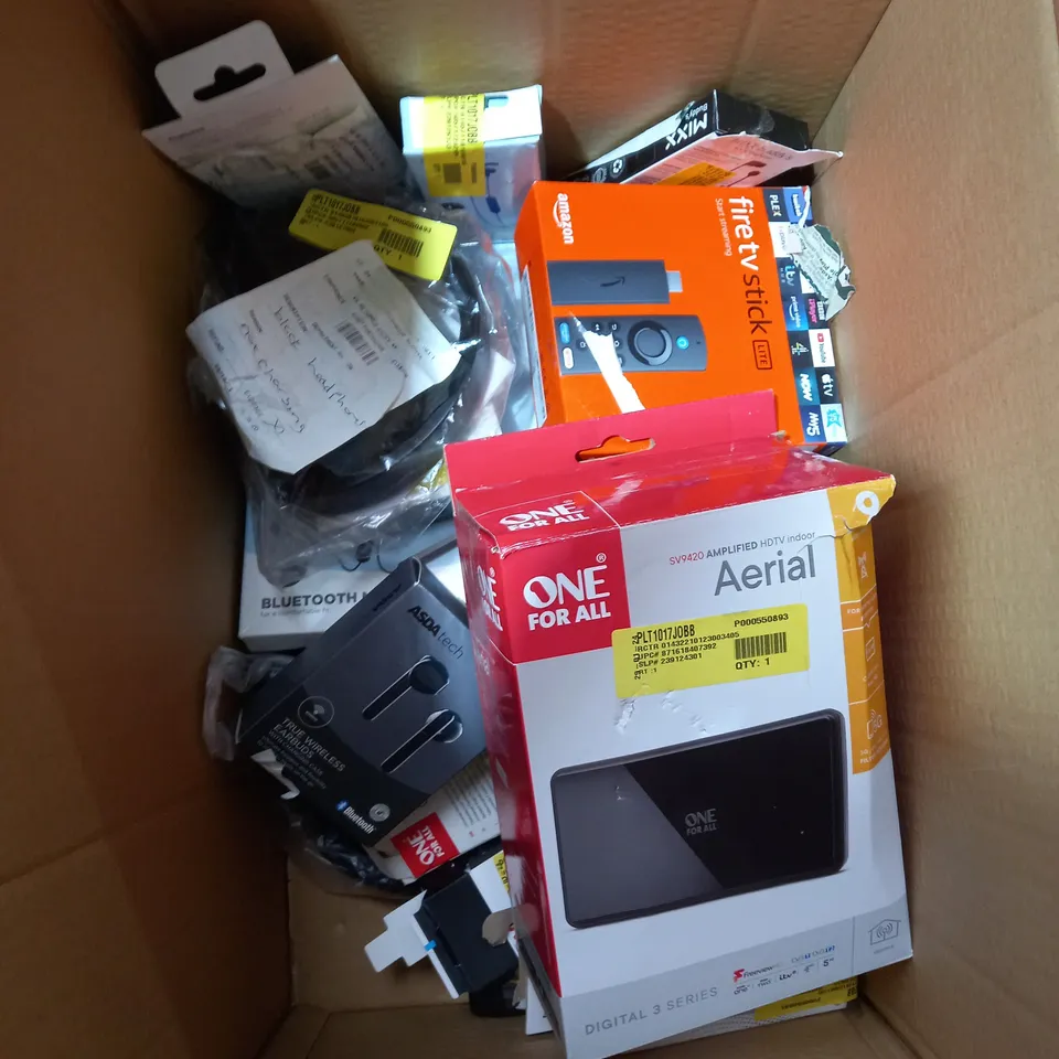 BOX OF APPROXIMATELY 15 ASSORTED ITEMS TO INCLUDE FIRE TV STICK, WIRELESS EARBUDS, USB CABLE ETC
