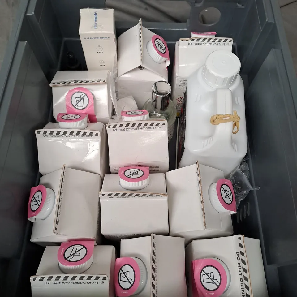 APPROXIMATELY 15 ASSORTED HOUSEHOLD PRODUCTS TO INCLUDE TIRE DRESSING GEL, ROOM MIST, WASHING UP LIQUID ETC