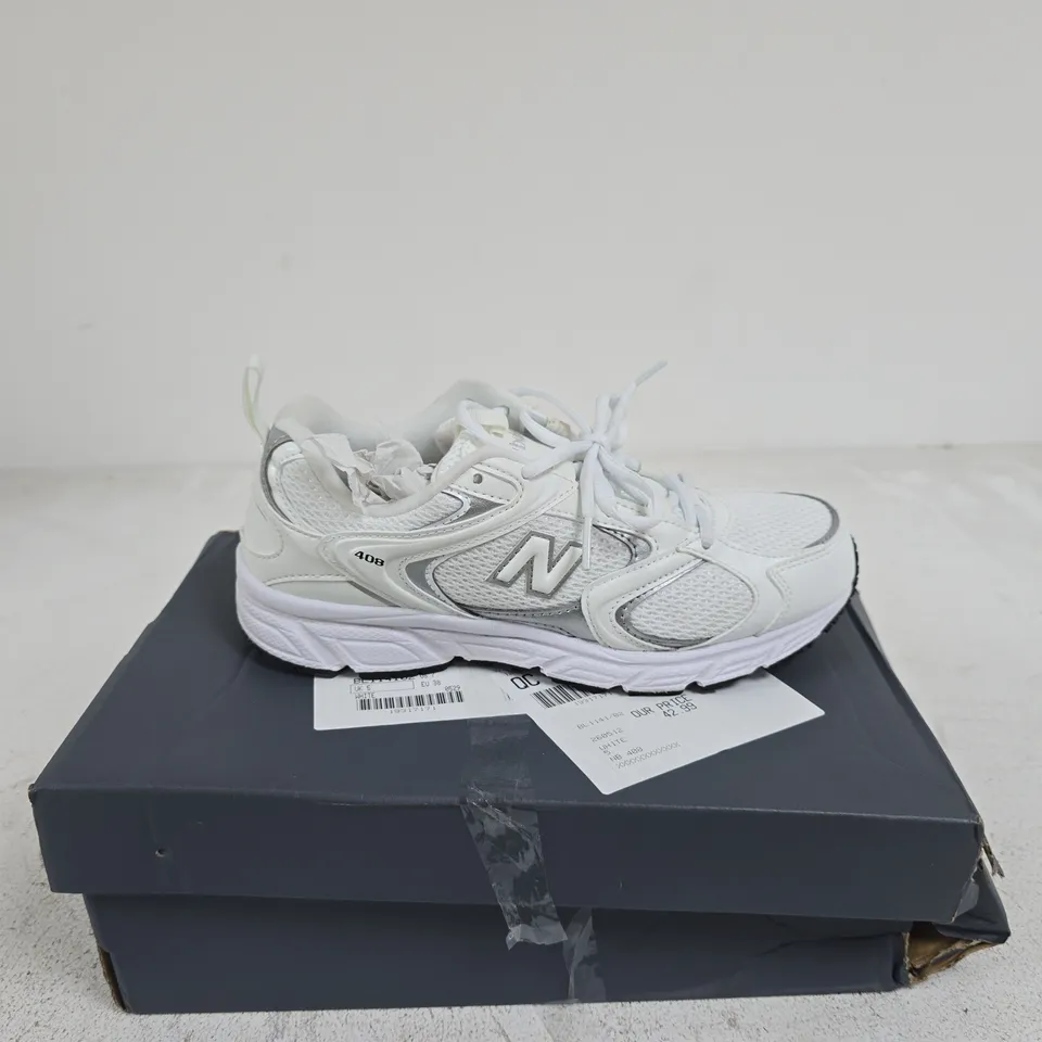 NEW BALANCE WHITE TRAINERS SIZE 5 BOXED