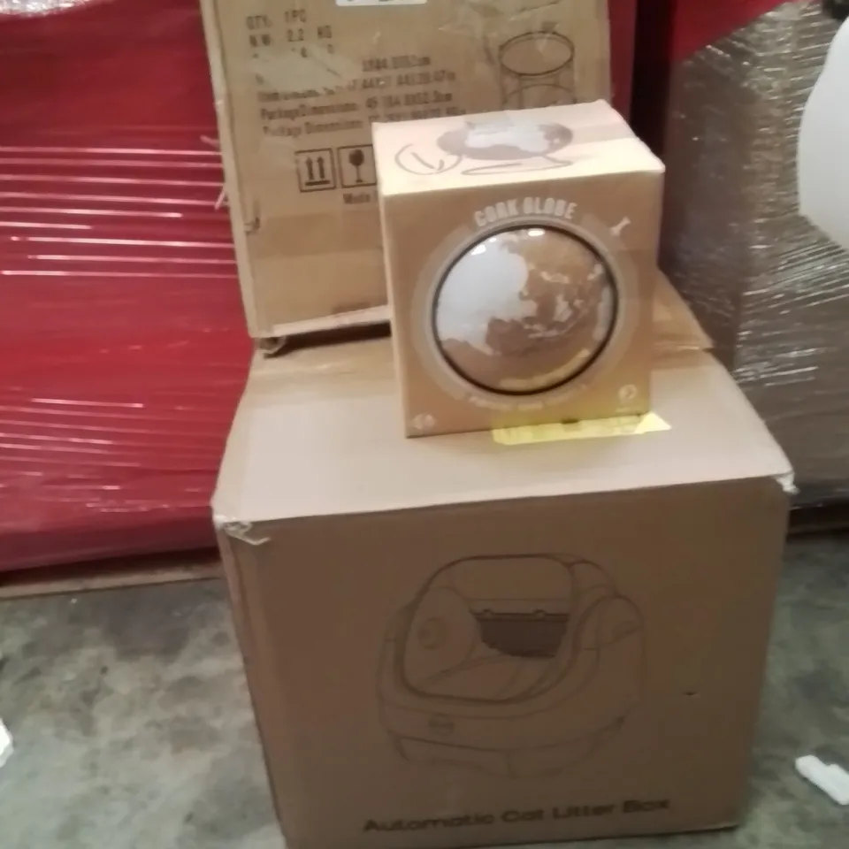 PALLET OF ASSORTED HOUSEHOLD GOODS AND PRODUCTS TO INCLUDE;AUTOMATIC CAT LITTER BOX,CORK GLOBE,SIDE TABLE 