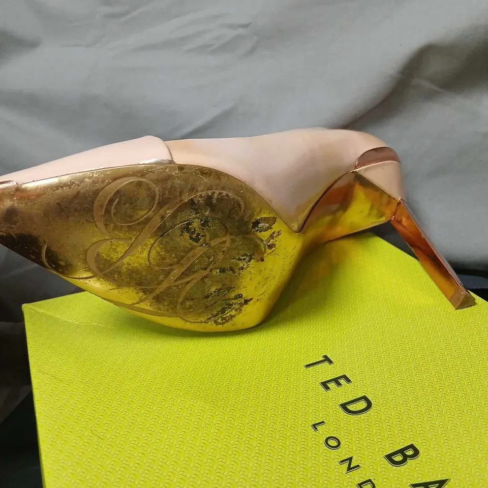 TED BAKER LONDON NARETTA LT PINK POINTED-TOE HIGH HEEL – UK 5