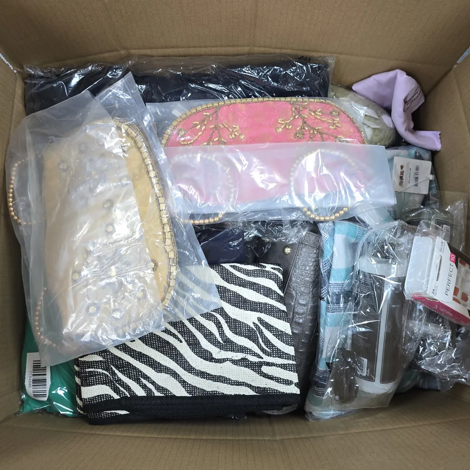 APPROXIMATELY 15 ASSORTED ITEMS TO INCLUDE HANDBAG, SHELBY UPHOLSTERY CLEANER, TAMSY SHIRT, ETC