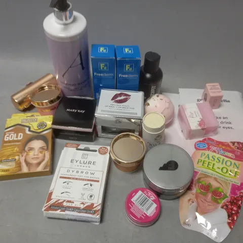 APPROXIMATELY 20 ASSORTED ITEMS TO INCLUDE MANSCAPED CROP PRESERVER, AMARGAN EVERYDAY SHAMPOO, FREEDERM CLEARING MOISTURISER, EYLURE DYBROW, PERFECT POUT LIP MASK AND LIP BALM DUO