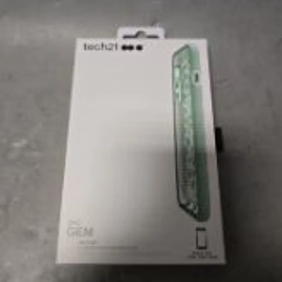 APPROXIMATELY 800 ASSORTED ELECTRICAL PRODUCT CASES AND FACE MASKS TO INCLUDE; 