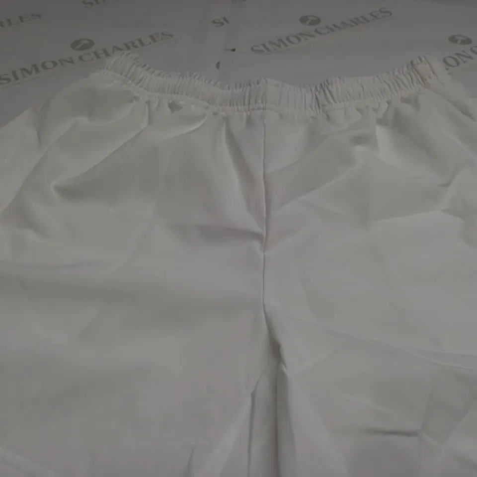 GYMSHARK MENS SHORTS IN WHITE - SMALL