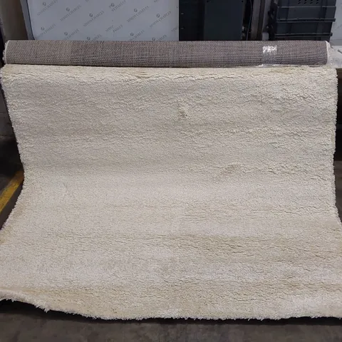 ESTERLY IVORY WHITE RUG // 200 X 290CM