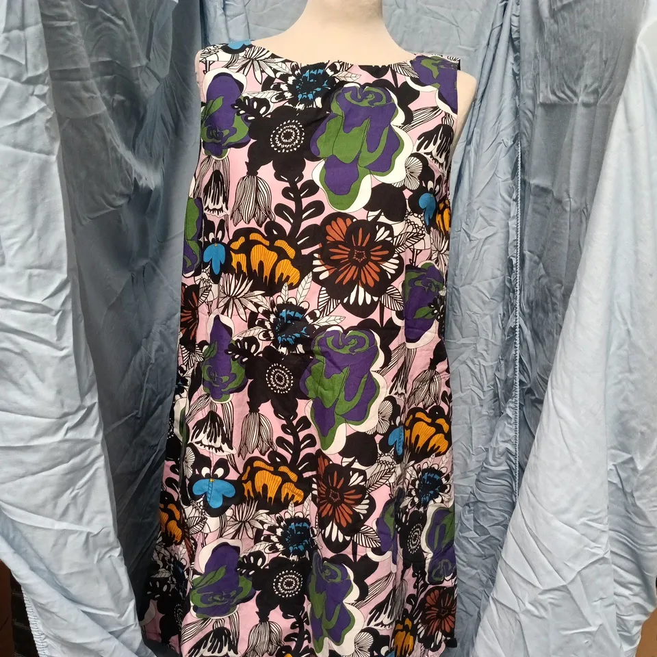 MARIMEKKO FOR UNIQLO FLORAL SLEEVELESS DRESS – WOMEN'S, SIZE M (MADE IN CHINA)