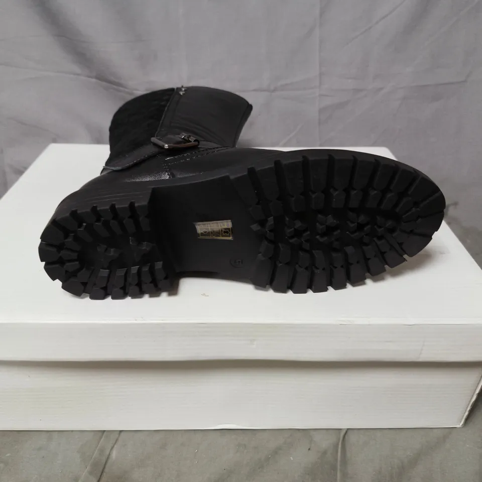 WOMEN'S BLACK KNEE-HIGH BOOT WITH BUCKLE DETAIL UK SIZE 5