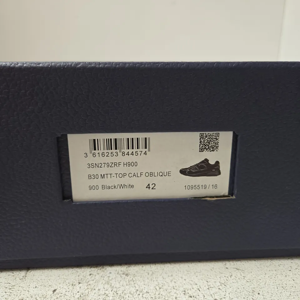 DIOR B30 MTT-TOP CALF OBLIQUE SNEAKERS, UK 8 (EU 42) - BLACK/WHITE