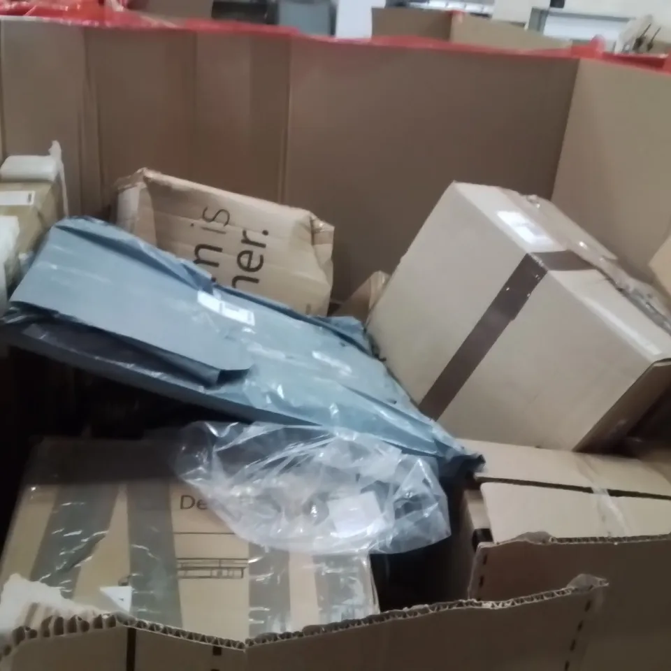 PALLET OF ASSORTED HOUSEHOLD GOODS AND PRODUCTS TO INCLUDE;CLIMBING BLOCKS,CAT LITTER TRAY,AIRFRYER 