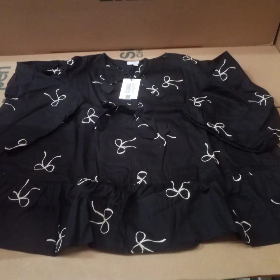 BOX CONTAINING APPROXIMATELY 11 BRAND NEW SIMPLY BE BLACK BOW FRONT BLOUSES - SIZE 22