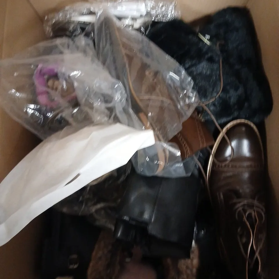 APPROXIMATELY 10 PAIRS OF ASSORTED SHOES TO INCLUDE - BOOTS - SLIPPERS - TRAINERS ETC
