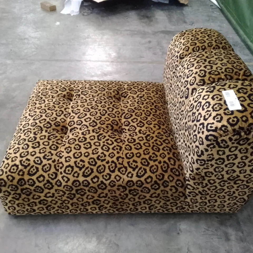 QUALITY DESIGNER SOFOLOGY SOFA SECTION - CHEETAH PRINT FABRIC 