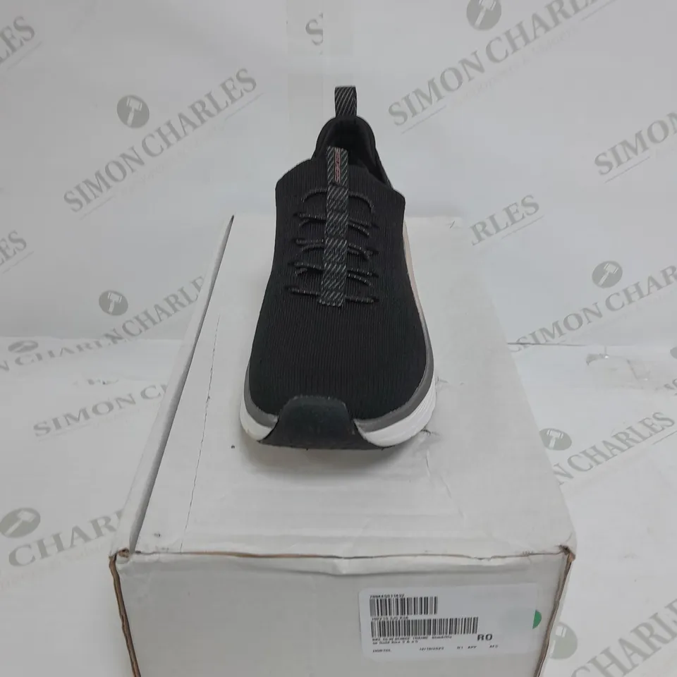 SKECHERS GLOW TRAINERS BLACK - SIZE 3.5