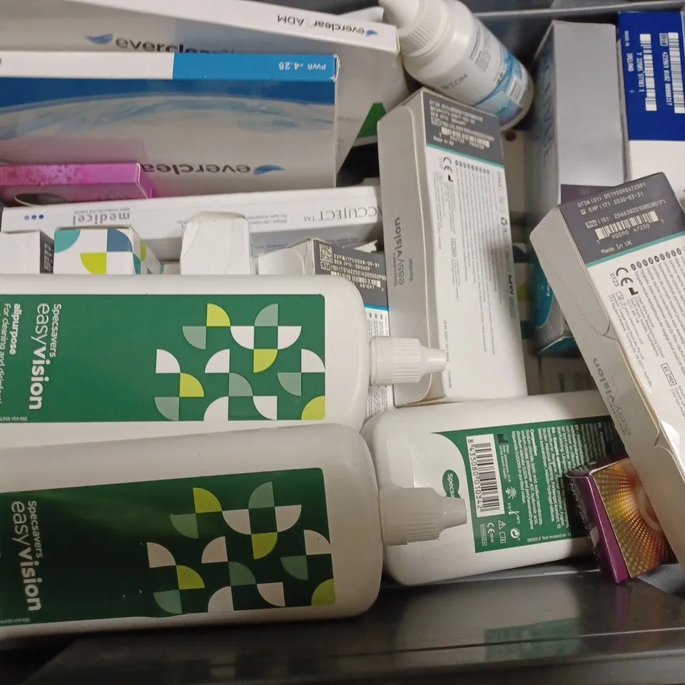BOX OF APPROX 20 ASSORTED VISION CARE ITEMS TO INCLUDE -  SPECSAVERS EASY VISION LINEARIAL TORIC - SPECSAVERS EASY VISION ALL PURPOSE - EVERCLEAR ADM 30 CONTACT LENSES ECT