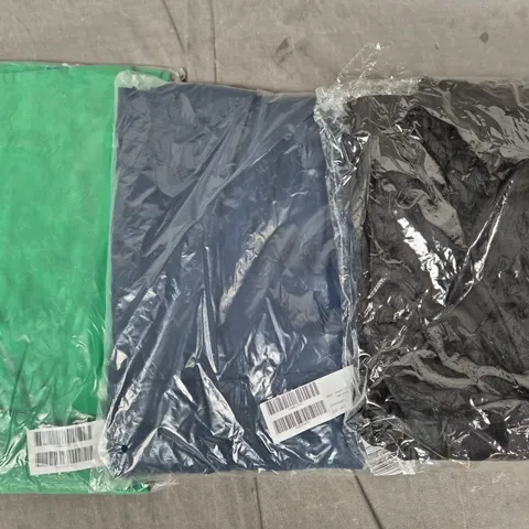 APPROXIMATELY 25 ASSORTED CLOTHING AND FASHION PRODUCTS IN VARIOUS STYLES AND SIZES - COLLECTION ONLY