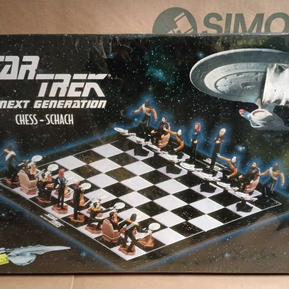STAR TREK: THE NEXT GENERATION CHESS SET – BOXED