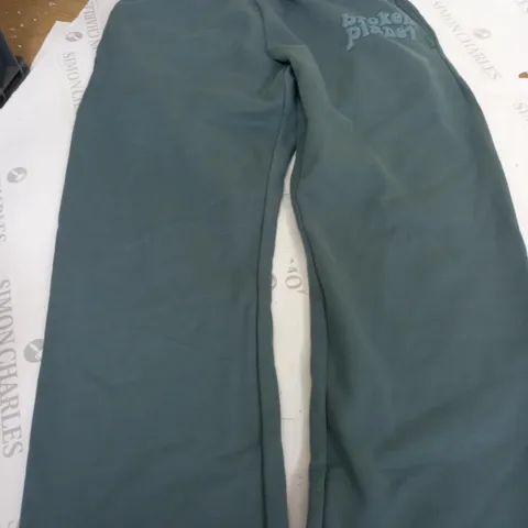 BROKEN PLANET HEAVY RAISED LOGO BOTTOMS IN SEA GREEN - SMALL