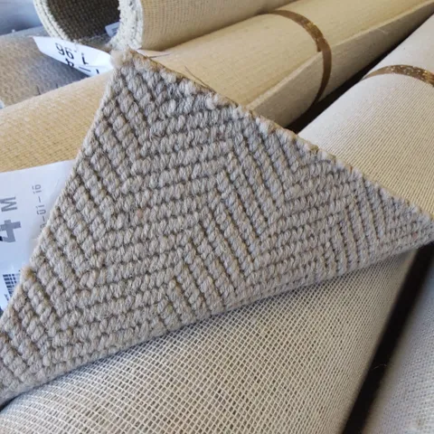 ROLL OF QUALITY LAKELAND WEAVE ULLSWATER CARPET // SIZE: 4m X 2.74m