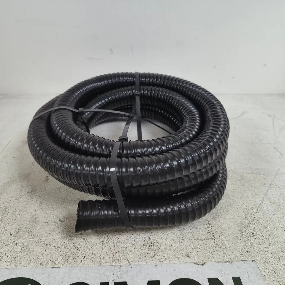 BLACK CORRUGATED FLEXIBLE HOSE -= X2