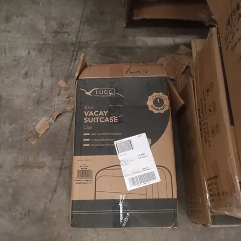 BOXED LUGG TRAVEL SUITCASE