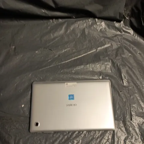 ALCATEL WHITE 2-IN-1 TABLET WITH KEYBOARD 
