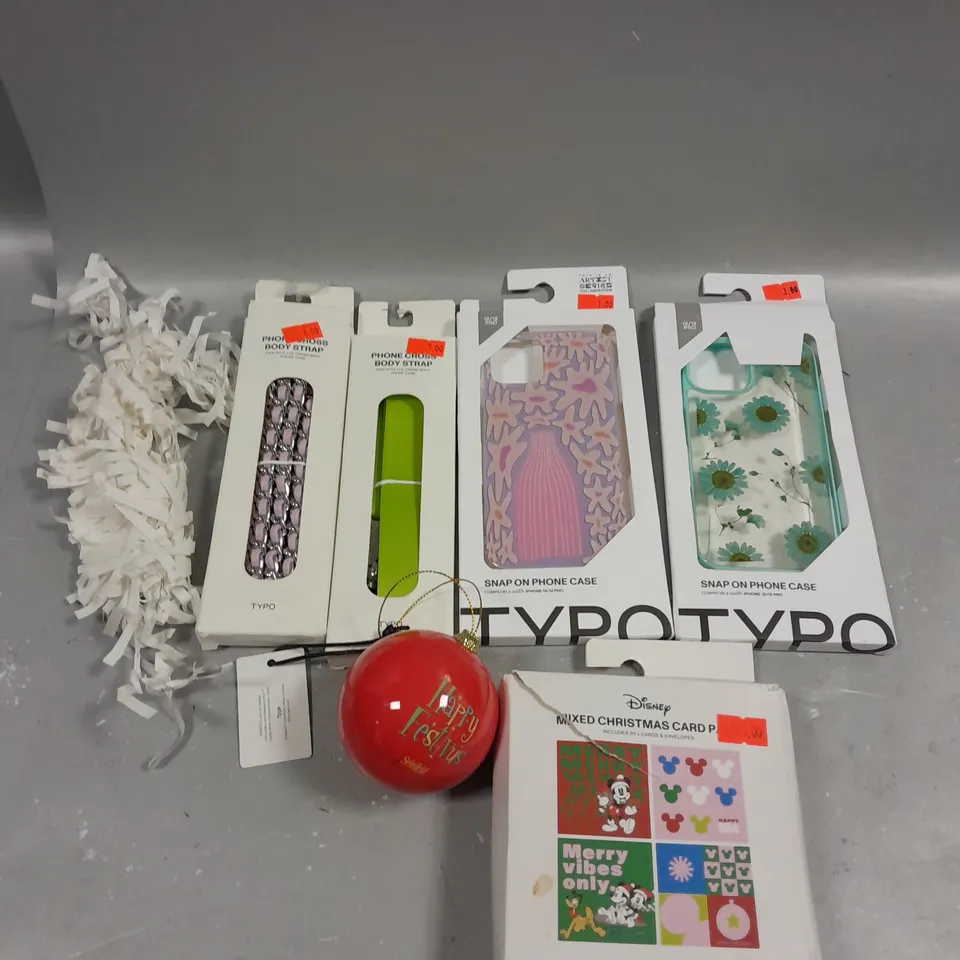 APPROXIMATELY 30 ASSORTED HOUSEHOLD PRODUCTS TO INCLUDE PHONE CASES, CHIRSTMAS DECORATIONS, BODY STRAP ETC 