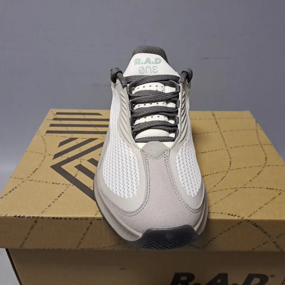 BOXED RAD ONE DOVE TRAINERS - UK 4