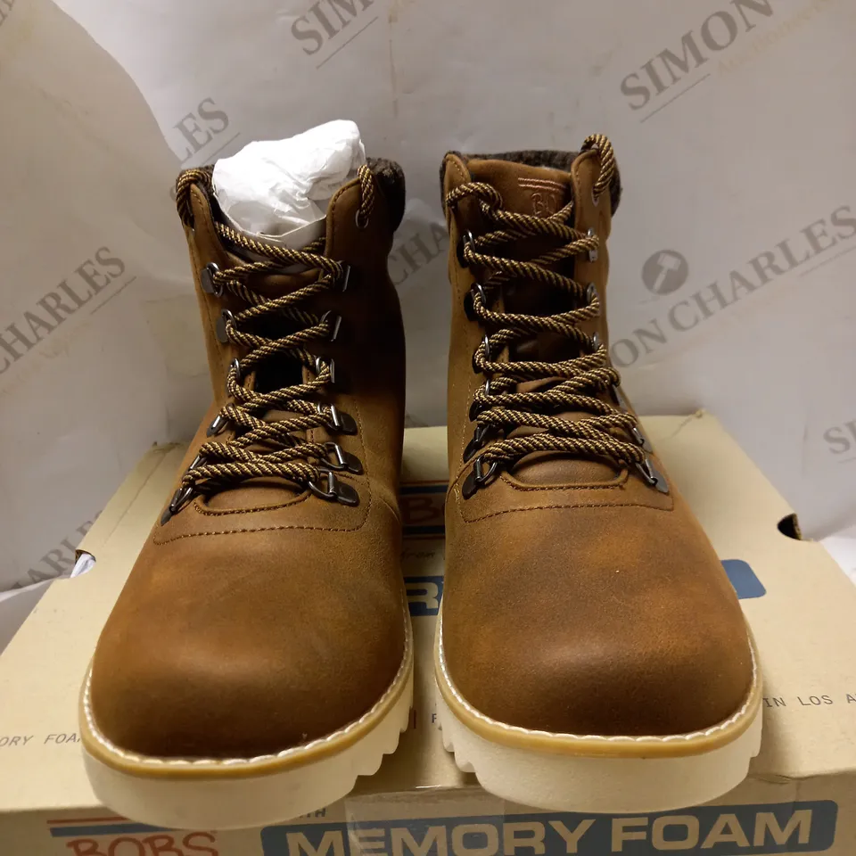 SKECHERS BROWN HIKING BOOTS - SIZE 8
