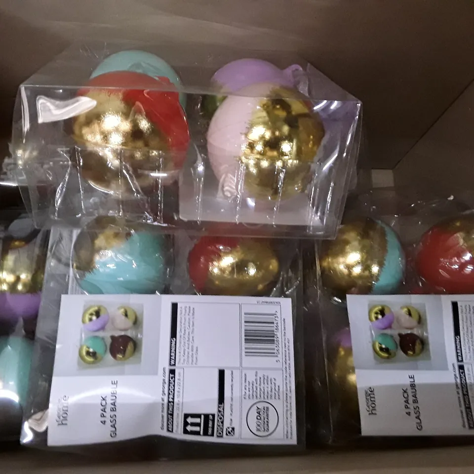 BOX CONTAINING APPROXIMATELY 10 BRAND NEW BOXED GLASS BAUBLE 4PKS