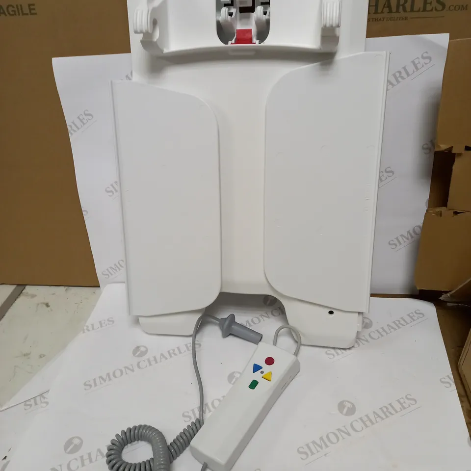 DRIVE BELLAVITA LIGHTWEIGHT RECLINING BATH LIFT WITH WHITE COVERS